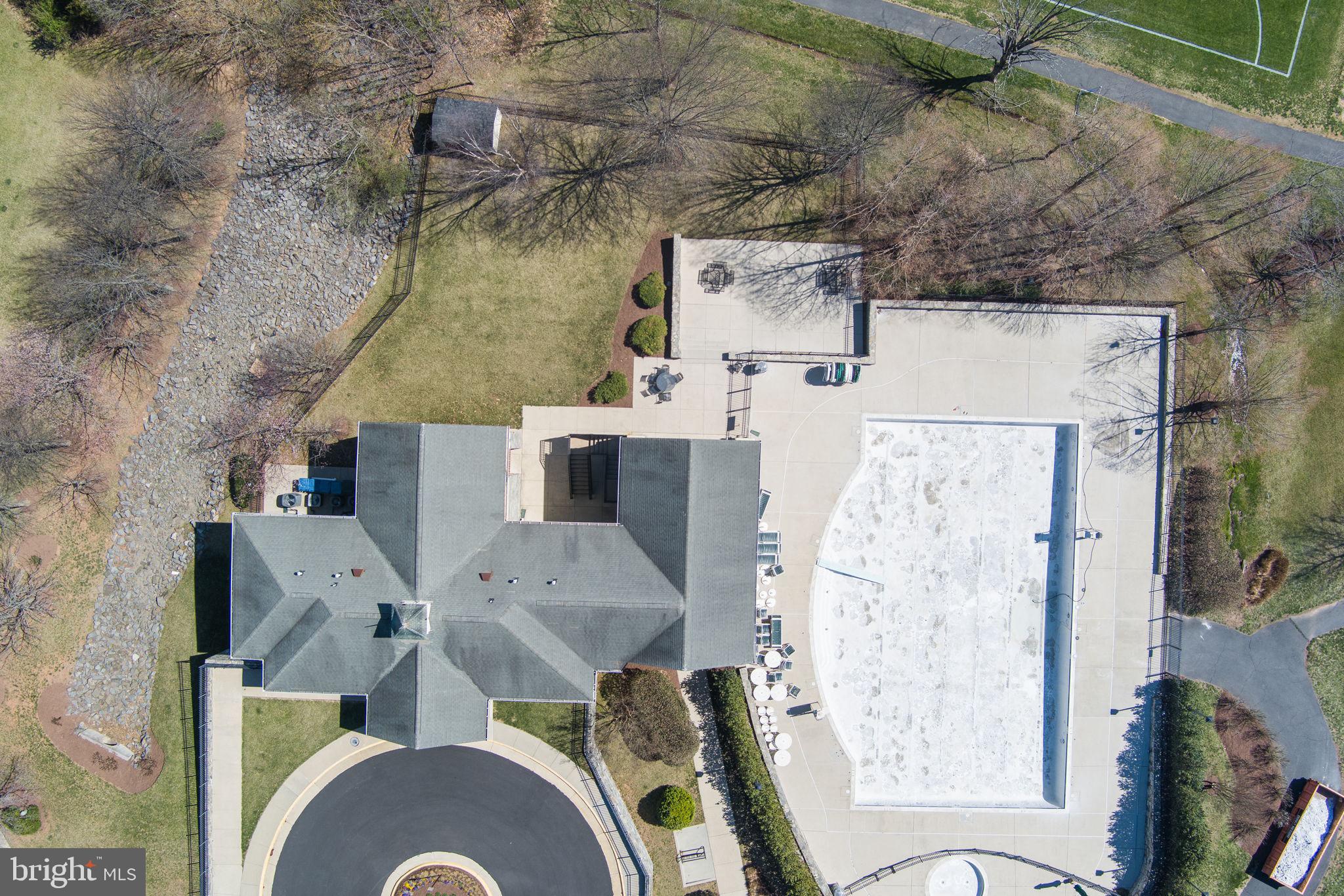 LOUDOUN VALLEY ESTATES - Residential Lease