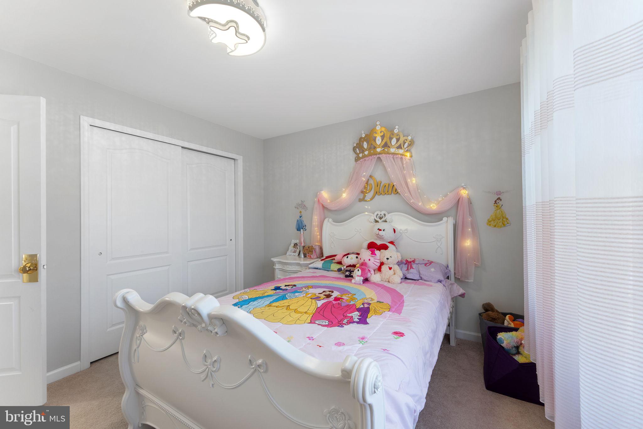 LOUDOUN VALLEY ESTATES - Residential Lease