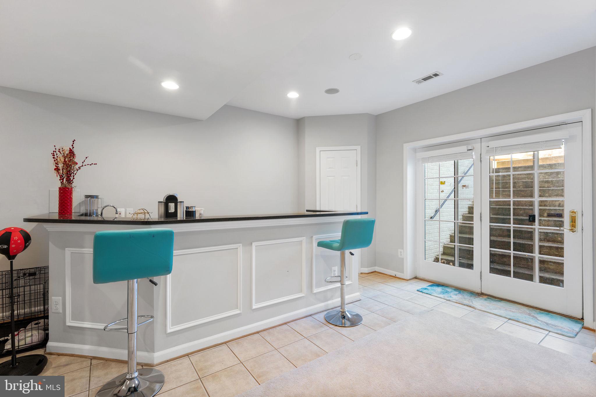 LOUDOUN VALLEY ESTATES - Residential Lease