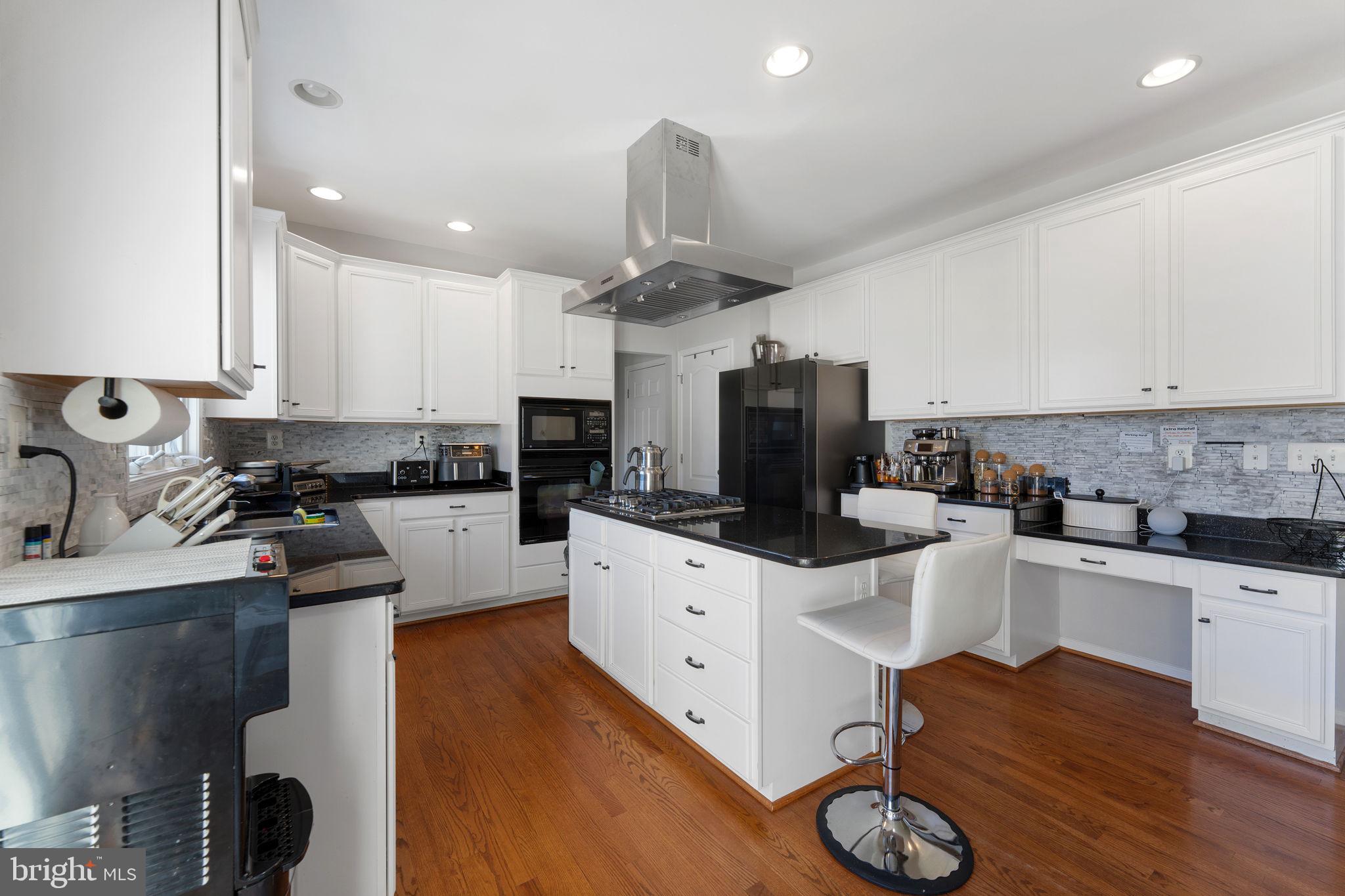 LOUDOUN VALLEY ESTATES - Residential Lease