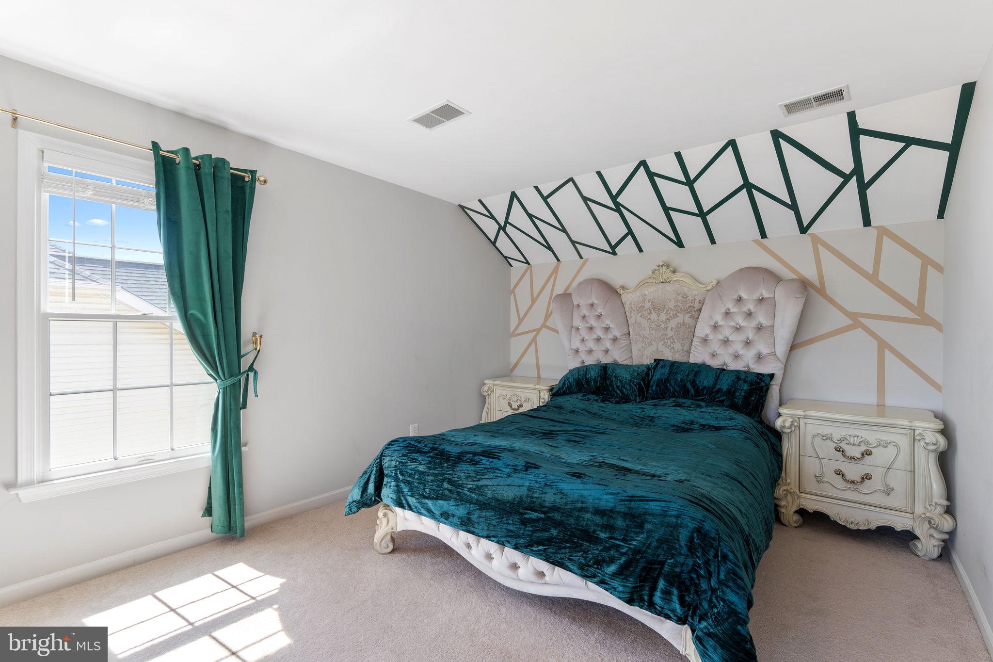 LOUDOUN VALLEY ESTATES - Residential Lease