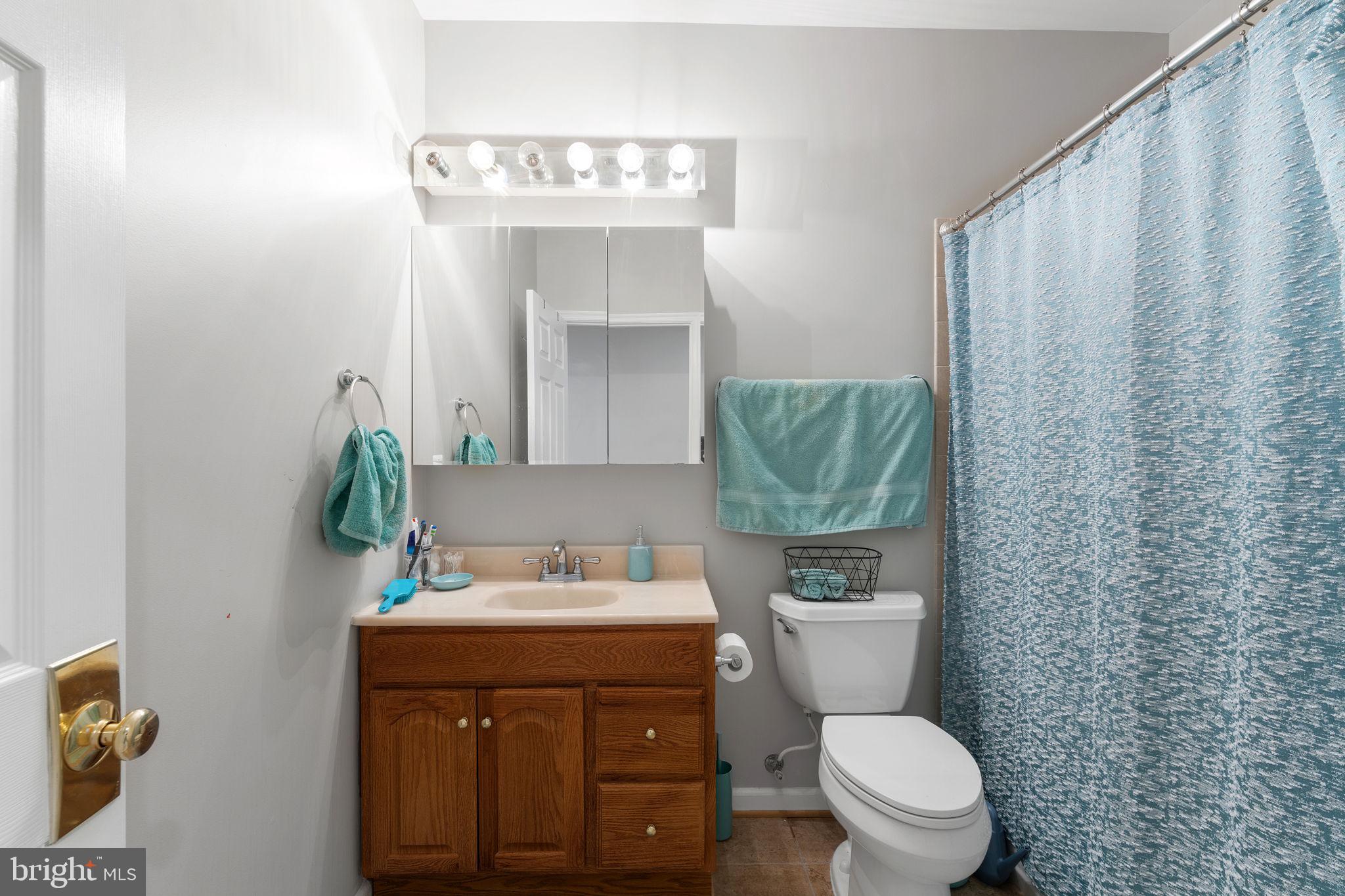 LOUDOUN VALLEY ESTATES - Residential Lease