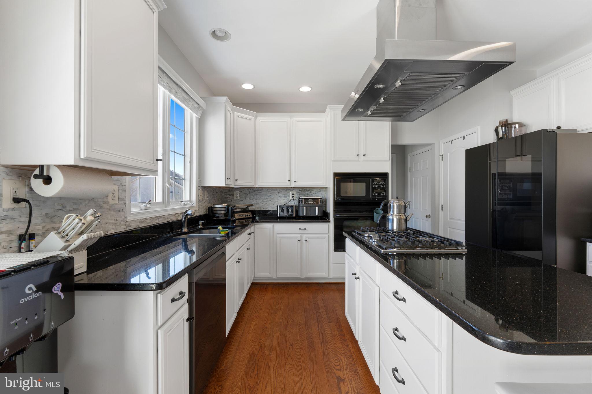 LOUDOUN VALLEY ESTATES - Residential Lease