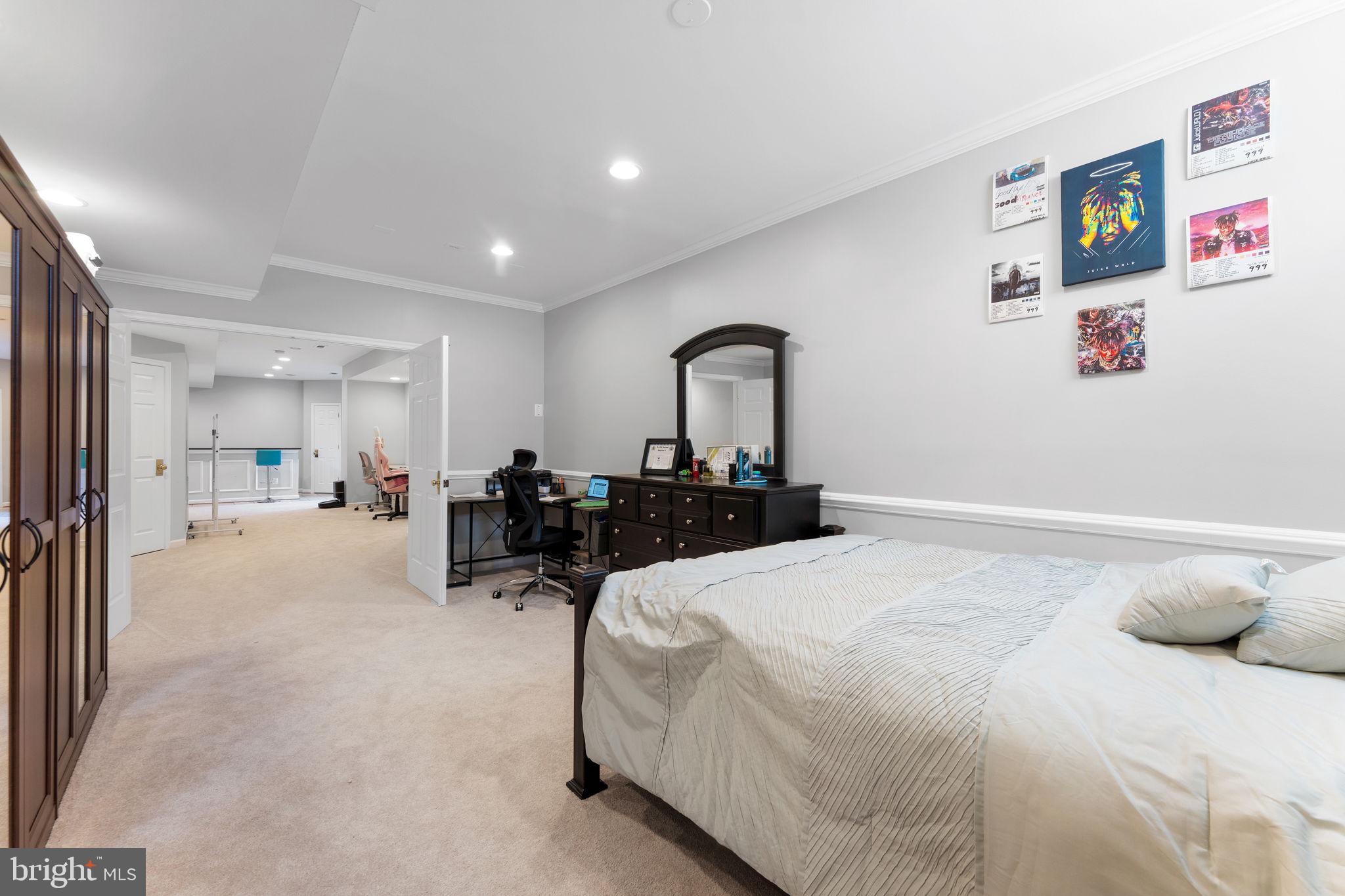 LOUDOUN VALLEY ESTATES - Residential Lease