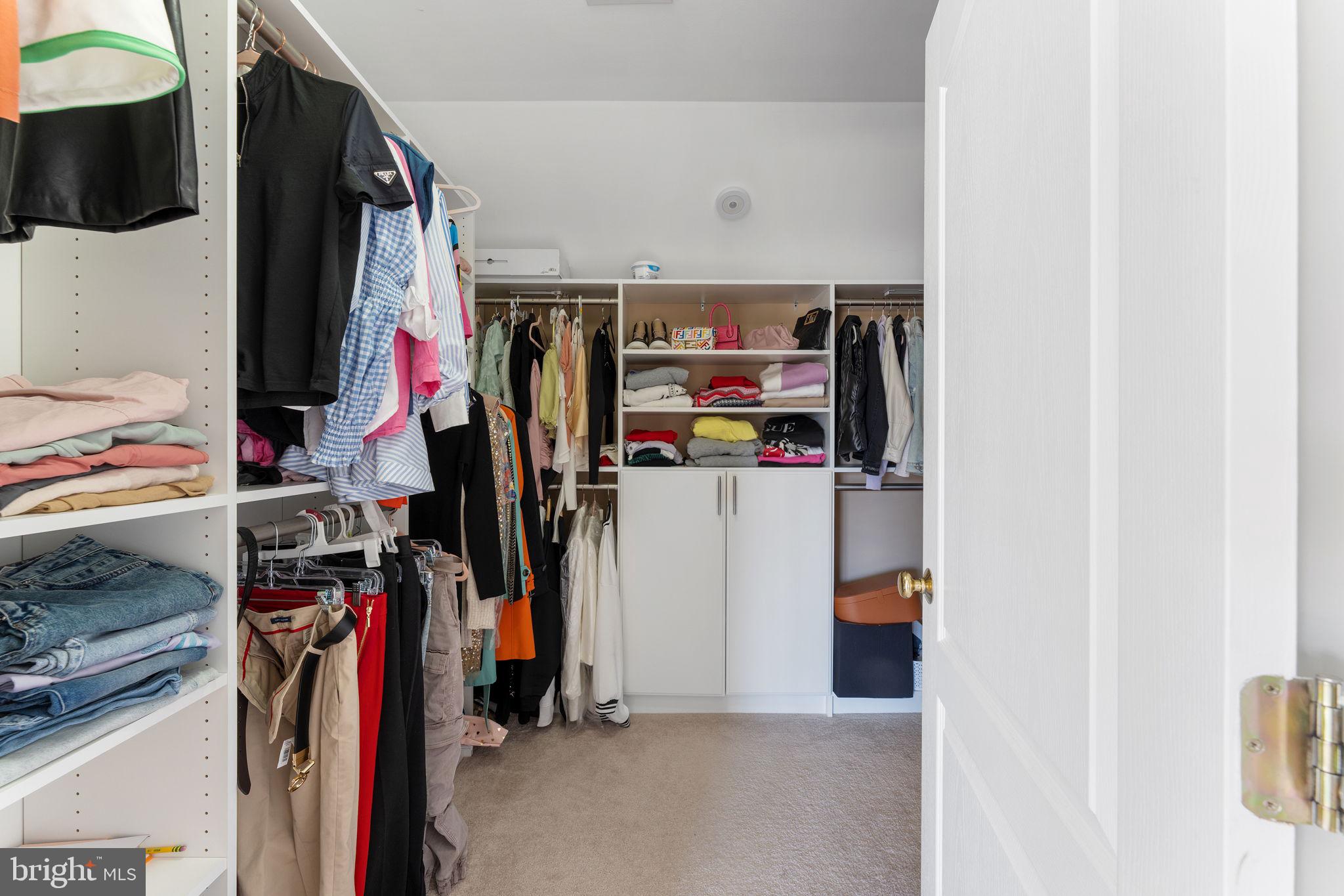 LOUDOUN VALLEY ESTATES - Residential Lease