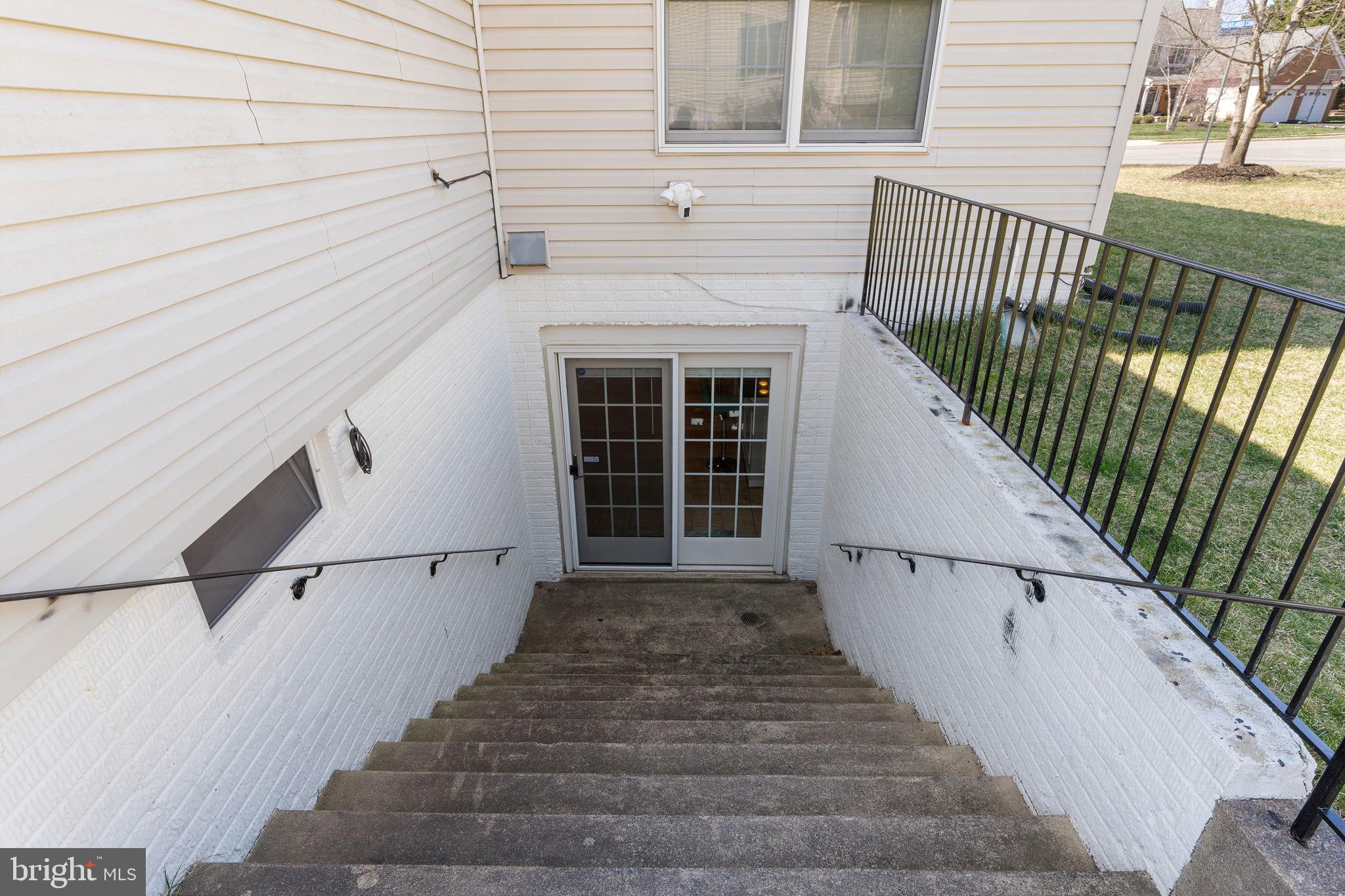 LOUDOUN VALLEY ESTATES - Residential Lease