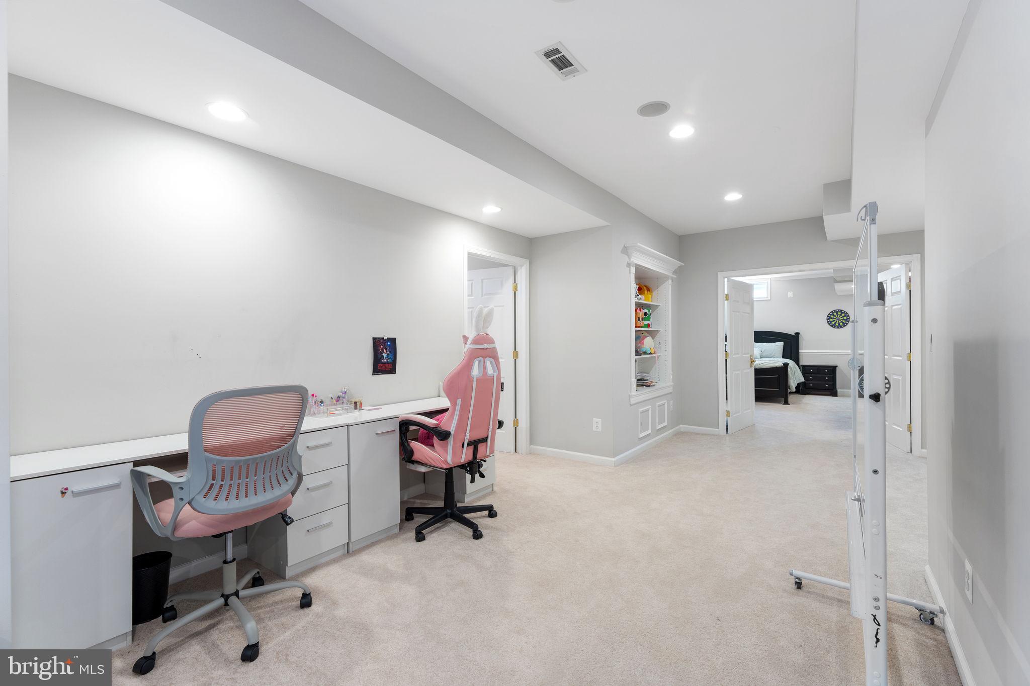 LOUDOUN VALLEY ESTATES - Residential Lease