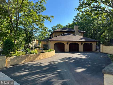 Homes For Sale - 40 Chippenham Drive<br/> VOORHEES, NJ 08043