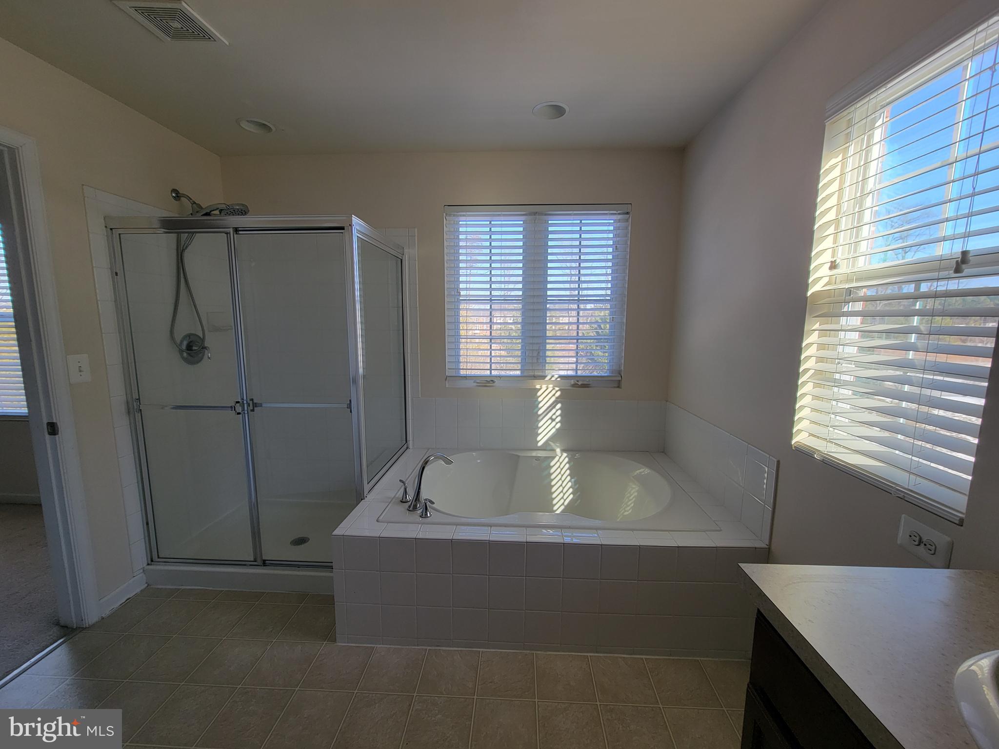 ST CHARLES SUB - GLENEAGLES - Residential Lease