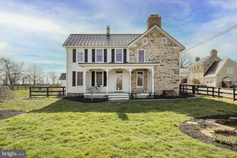 20596 Airmont Road, Bluemont, VA MLS: VALO2090944