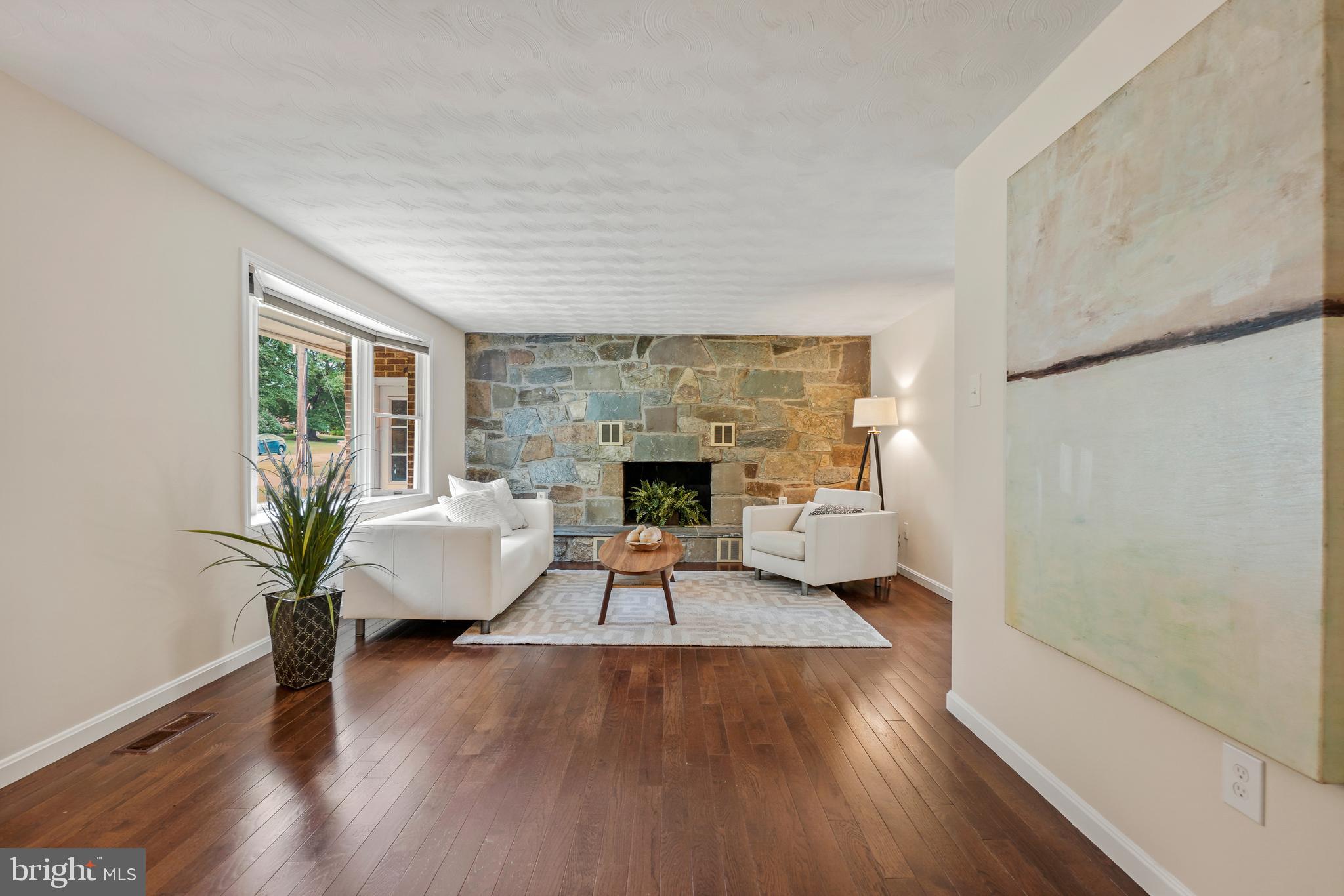 MAYDALE - Residential Lease