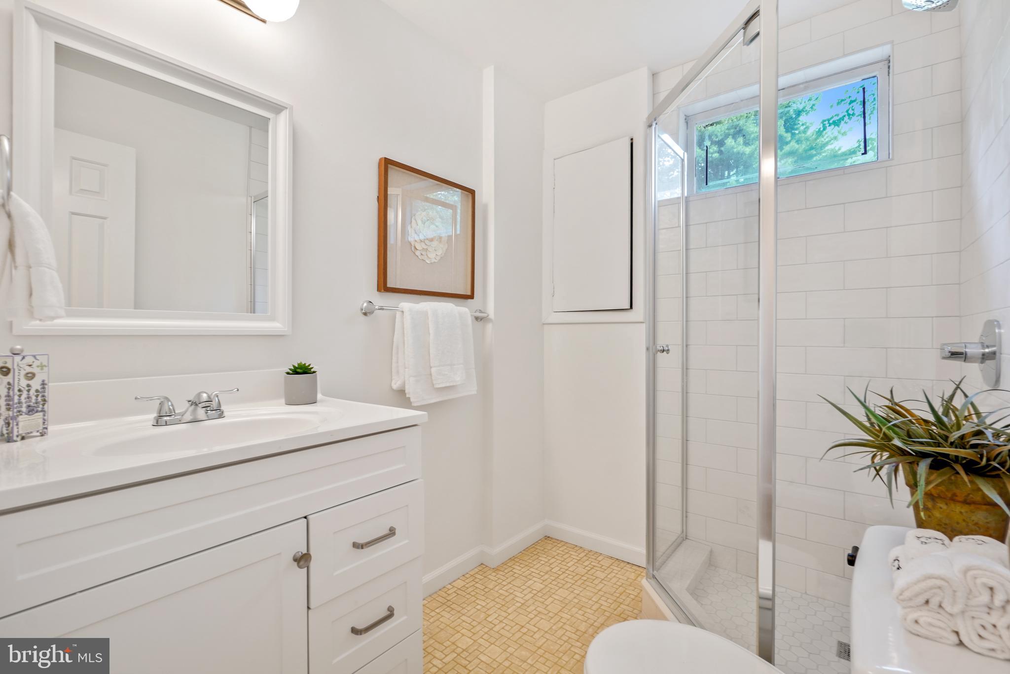 MAYDALE - Residential Lease