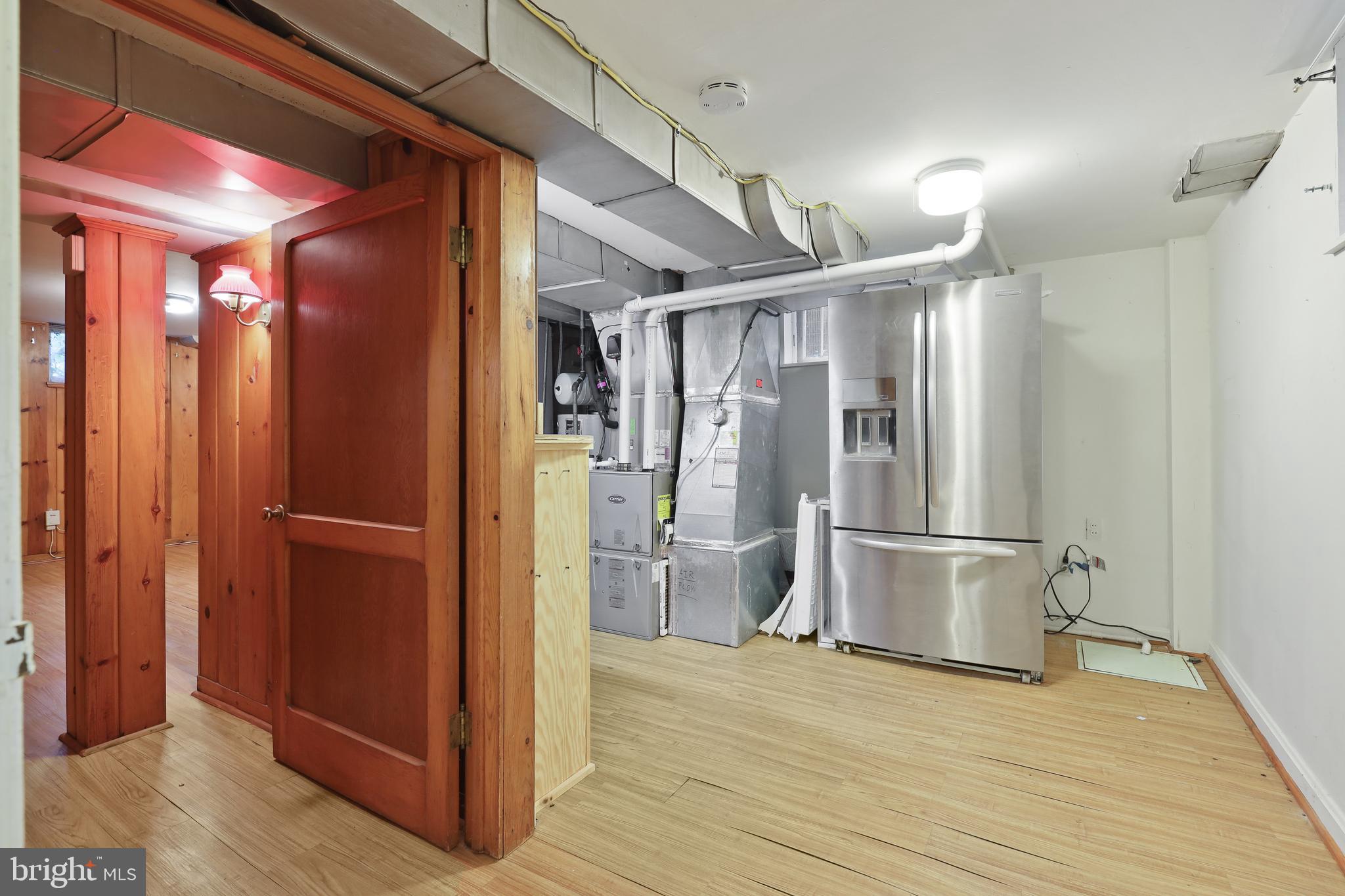 RIVERDALE - Residential