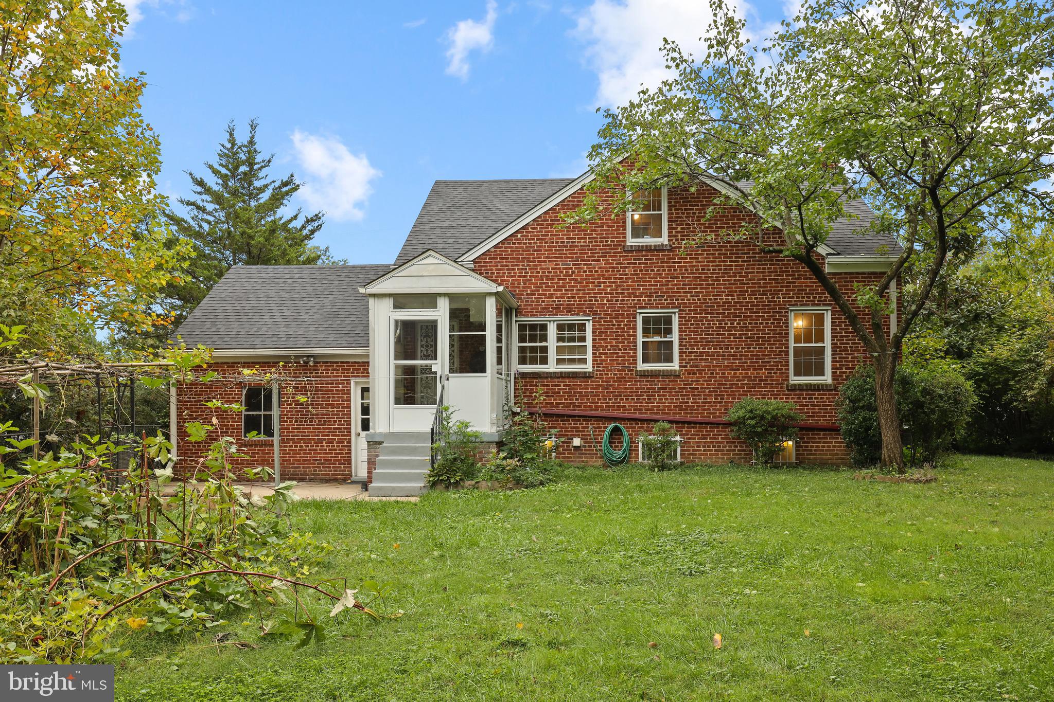 RIVERDALE - Residential