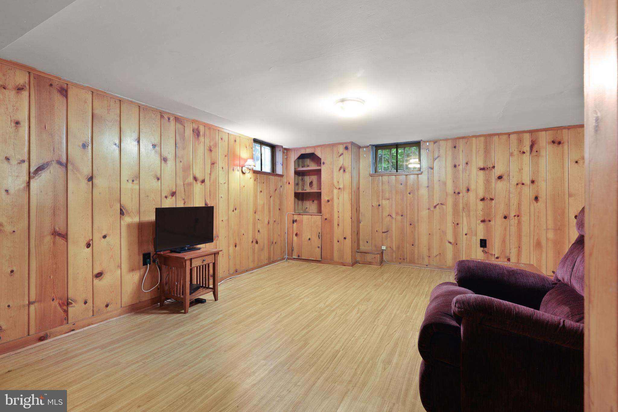 RIVERDALE - Residential