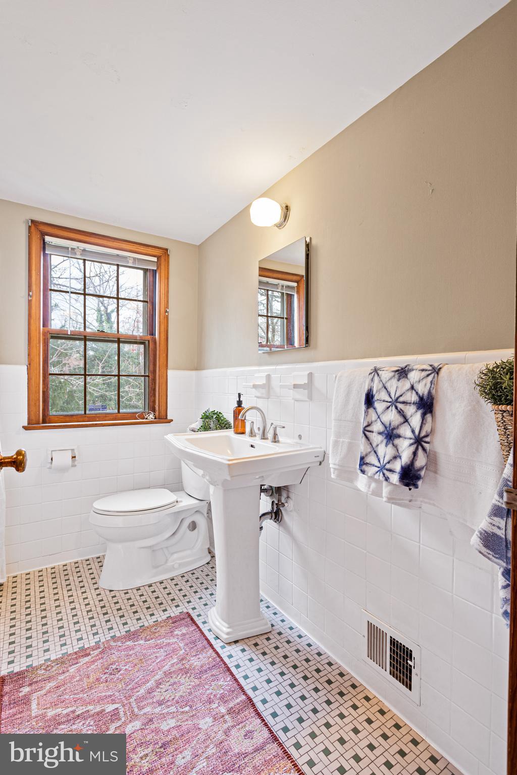 RIVERDALE - Residential