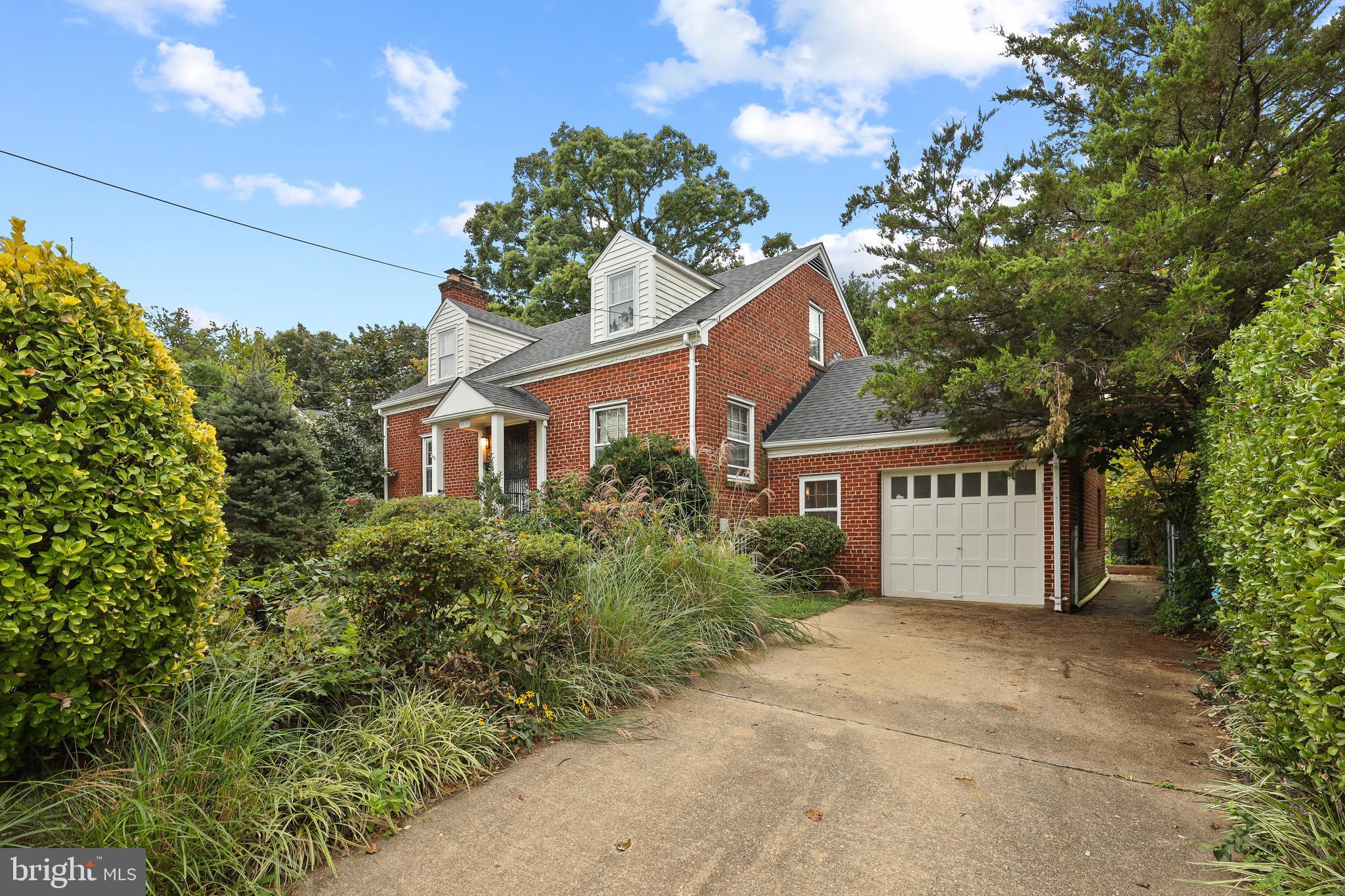 RIVERDALE - Residential