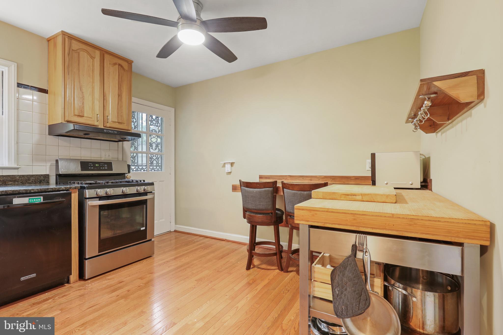 RIVERDALE - Residential