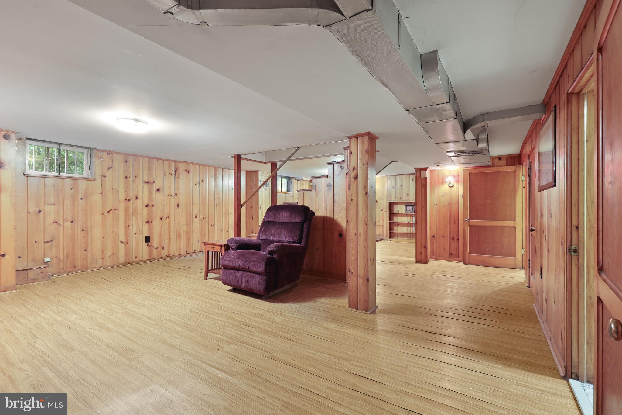 RIVERDALE - Residential