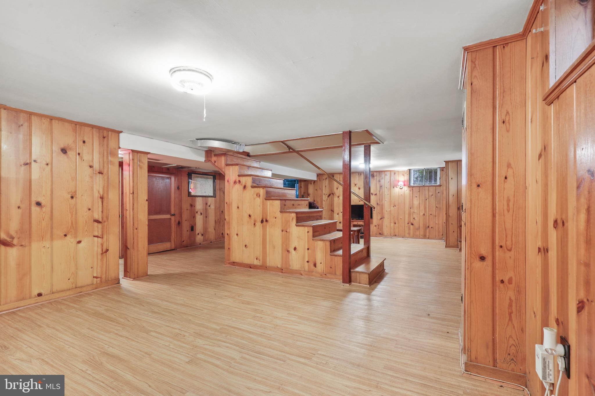 RIVERDALE - Residential