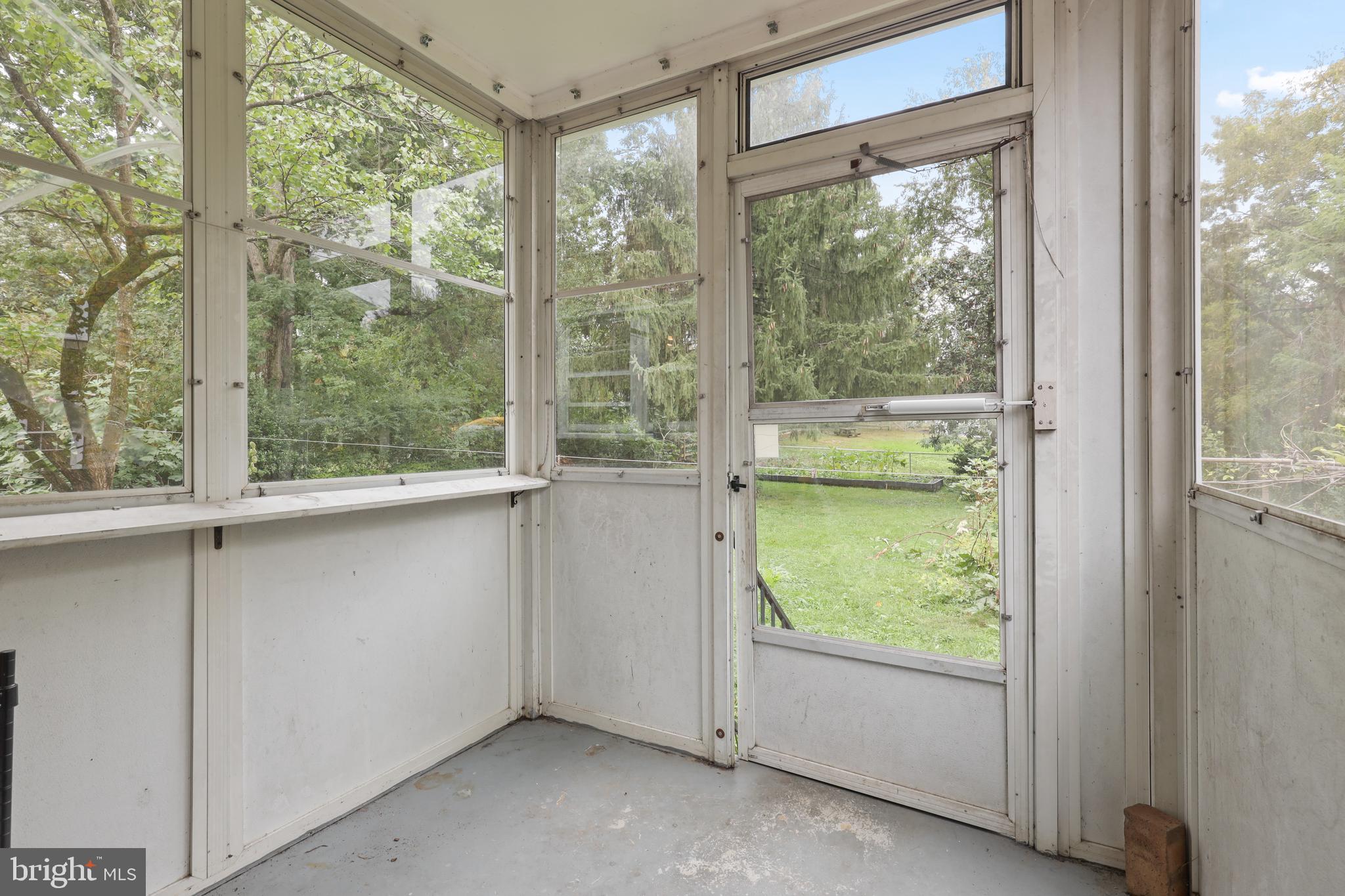 RIVERDALE - Residential