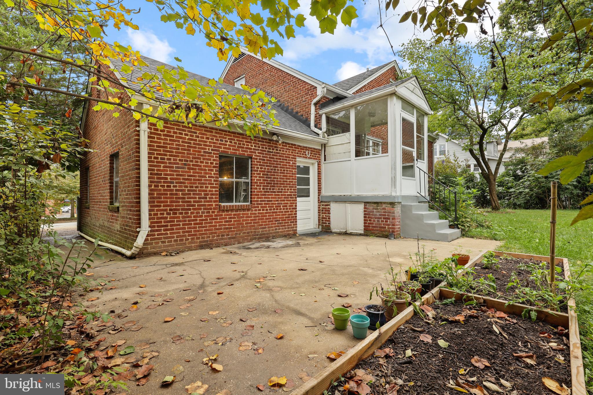 RIVERDALE - Residential