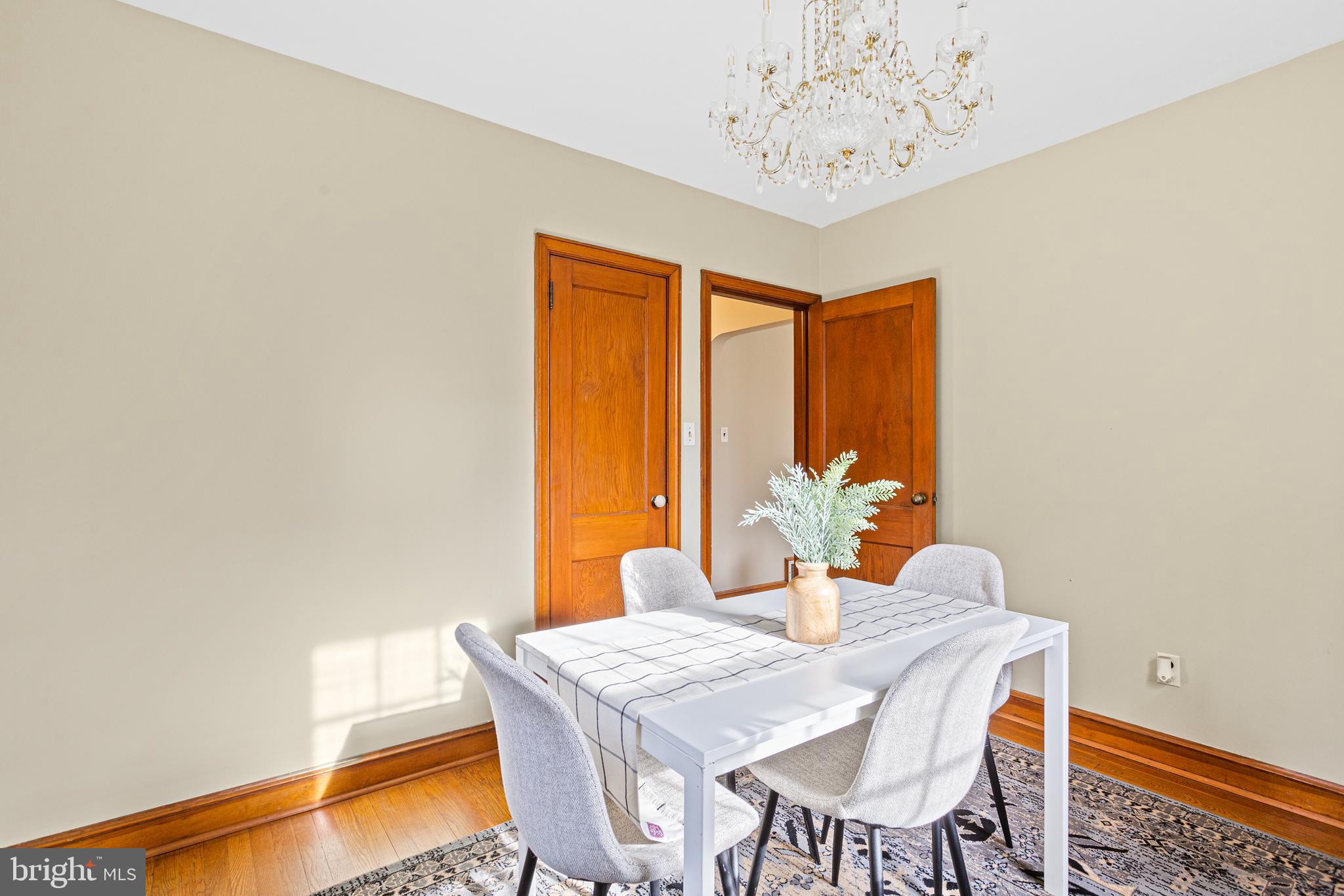 RIVERDALE - Residential