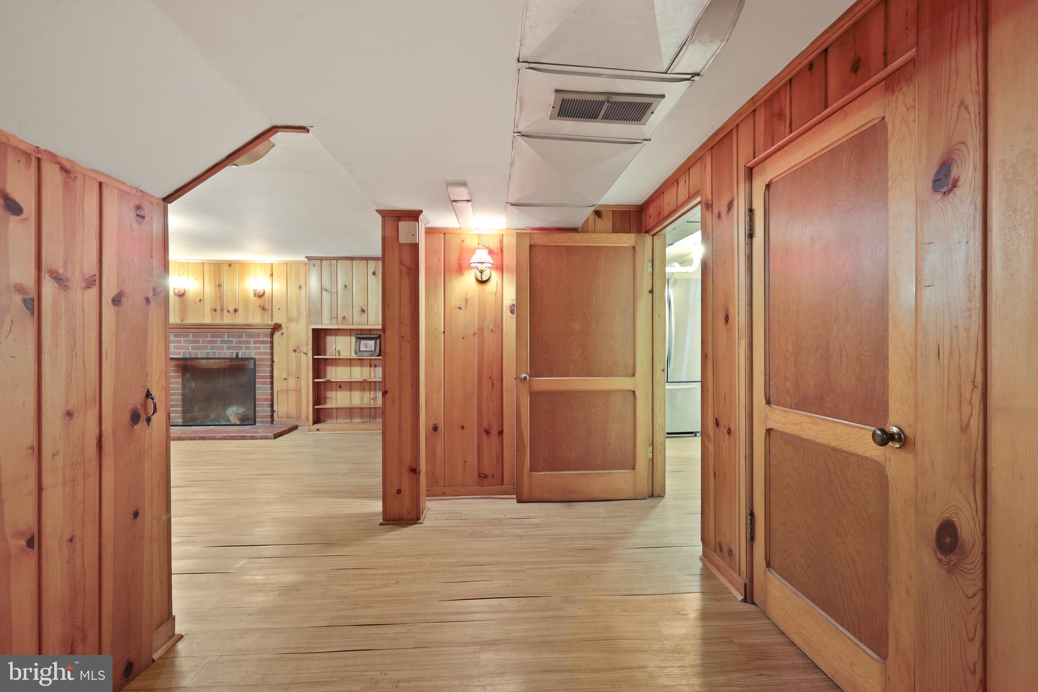 RIVERDALE - Residential