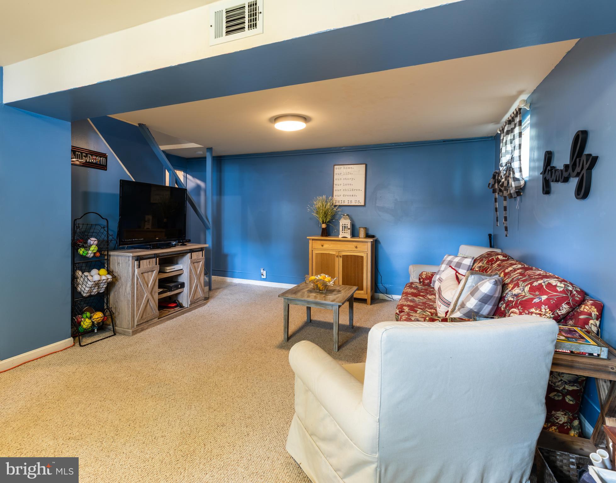 HAYFIELD FARM - Residential