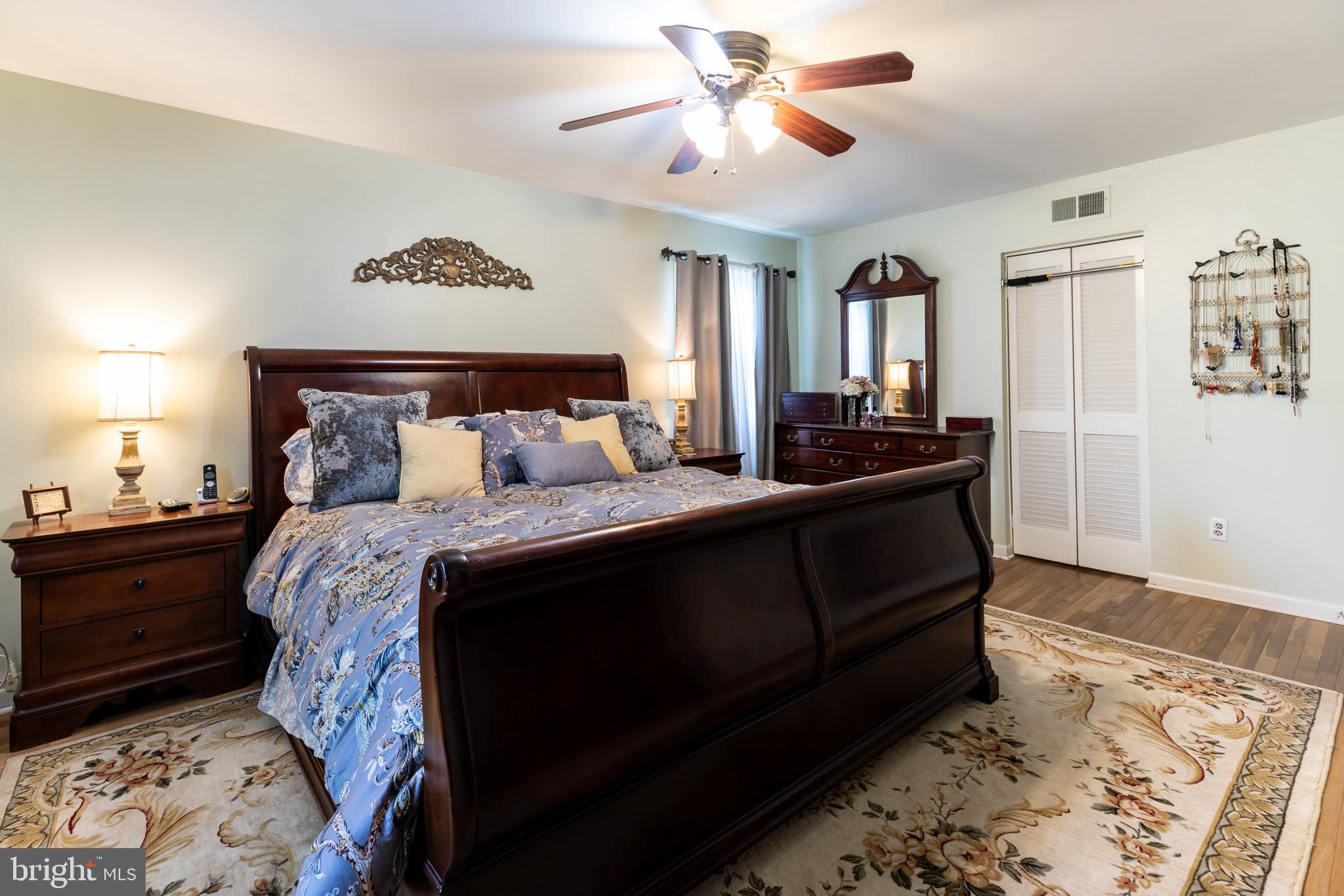 HAYFIELD FARM - Residential