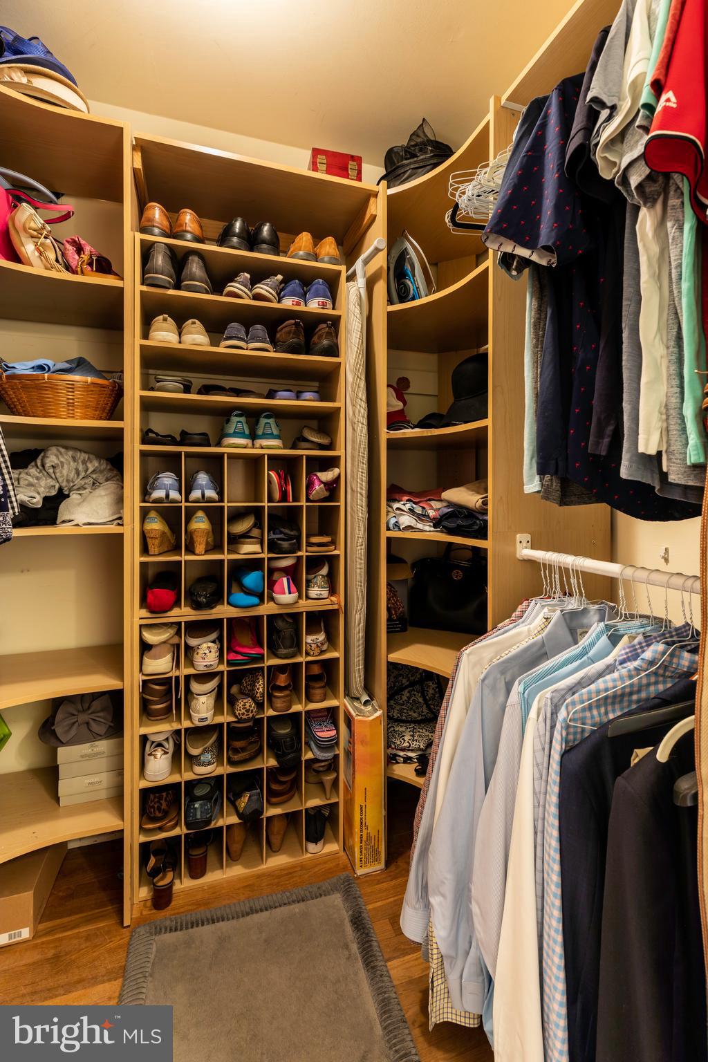 HAYFIELD FARM - Residential