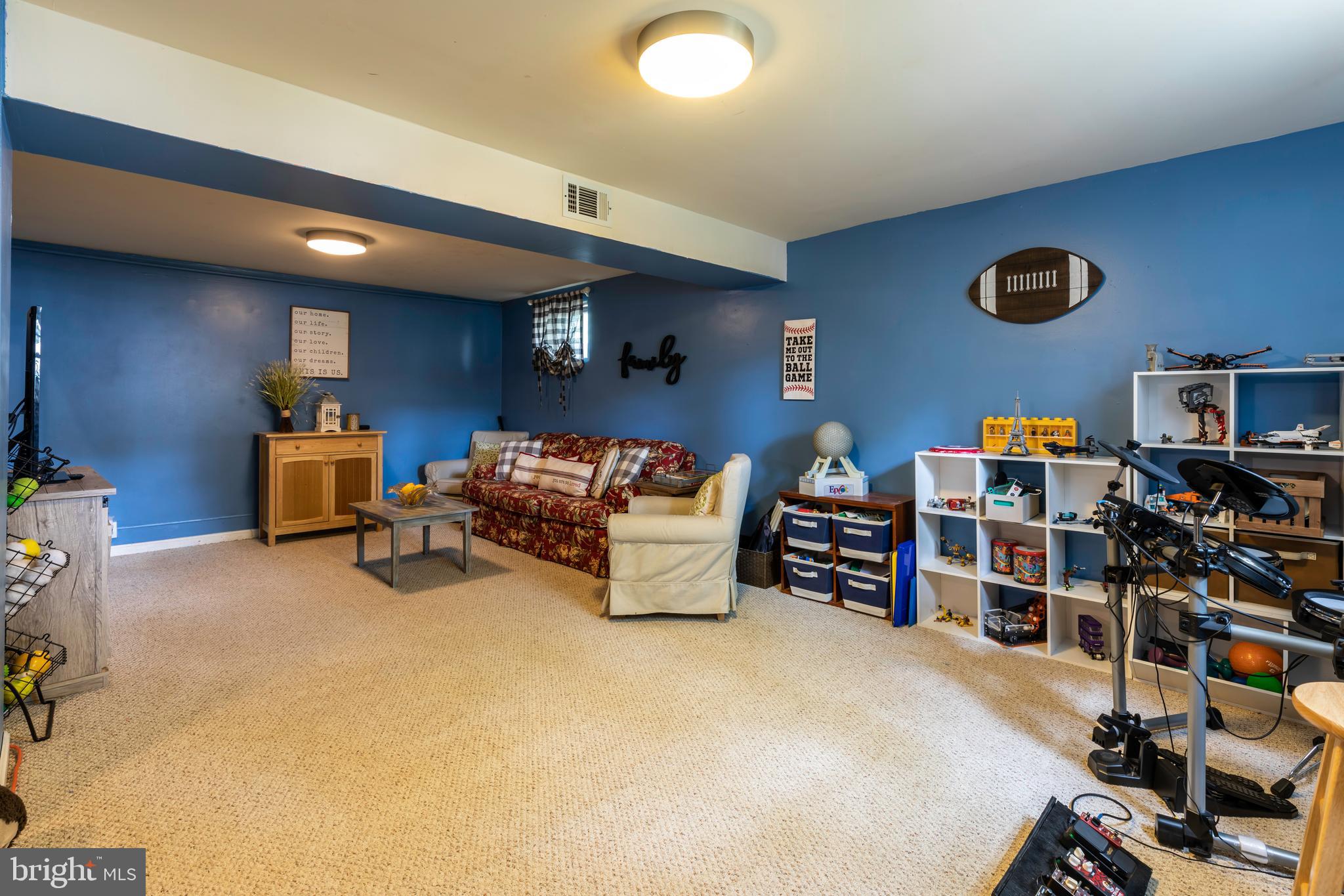 HAYFIELD FARM - Residential