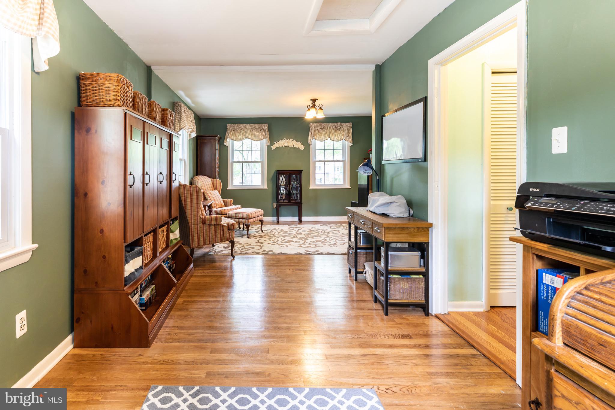 HAYFIELD FARM - Residential