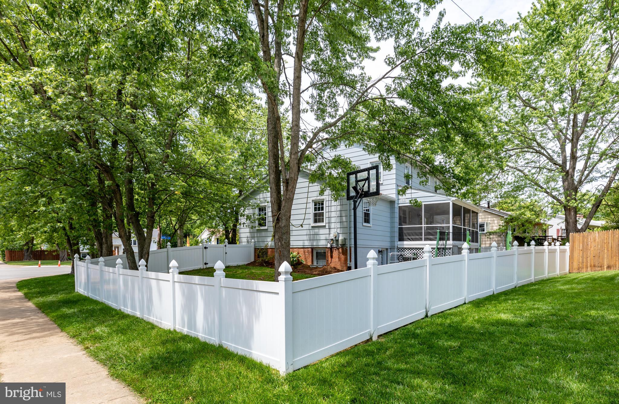 HAYFIELD FARM - Residential