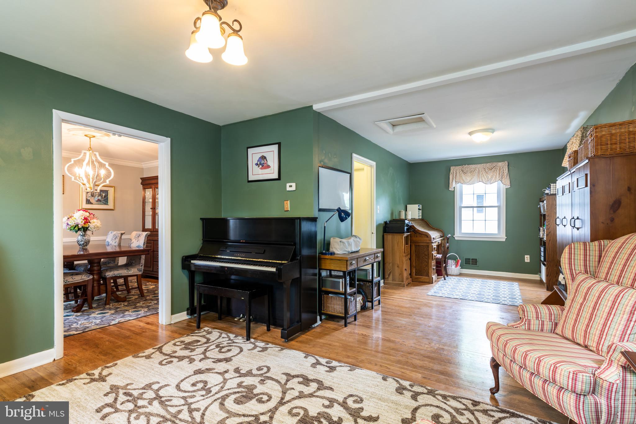 HAYFIELD FARM - Residential