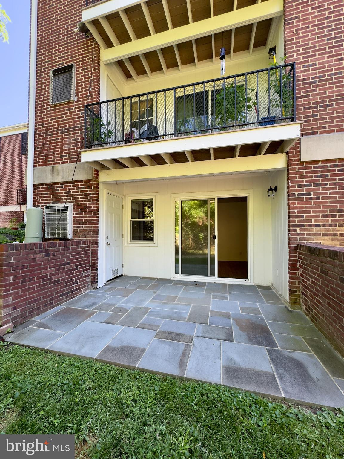 VILLAGES OF HOMELAND - Residential Lease