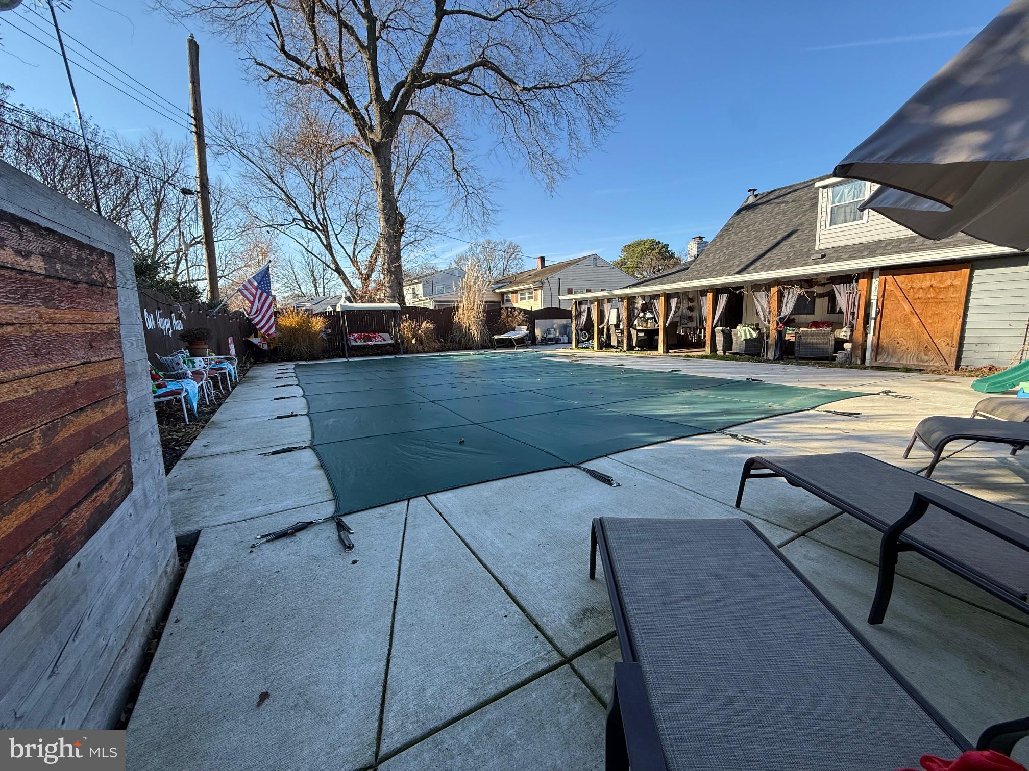 COUNTRY CLUB ESTATES - Residential