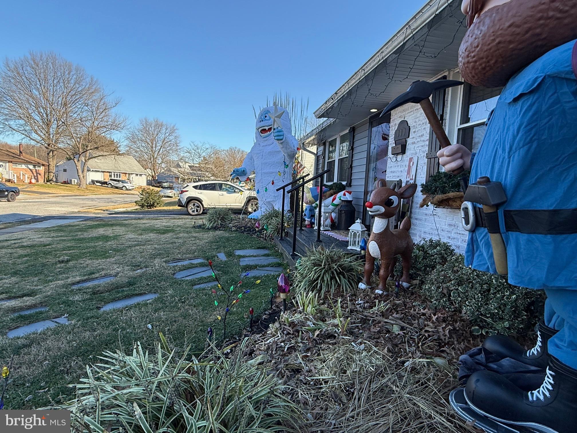 COUNTRY CLUB ESTATES - Residential