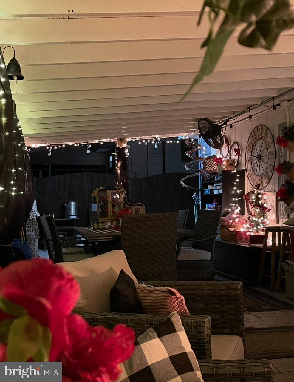 COUNTRY CLUB ESTATES - Residential