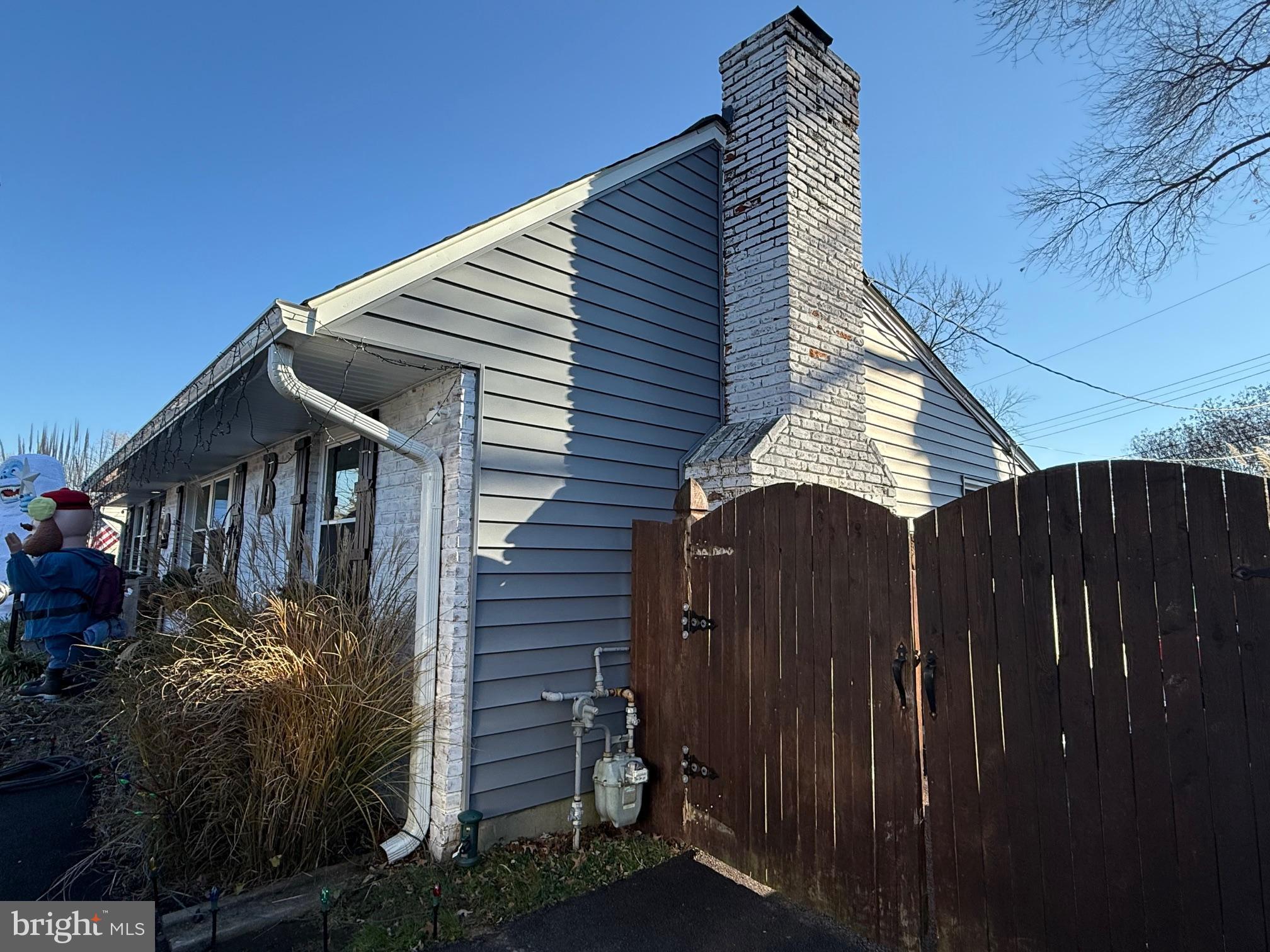 COUNTRY CLUB ESTATES - Residential