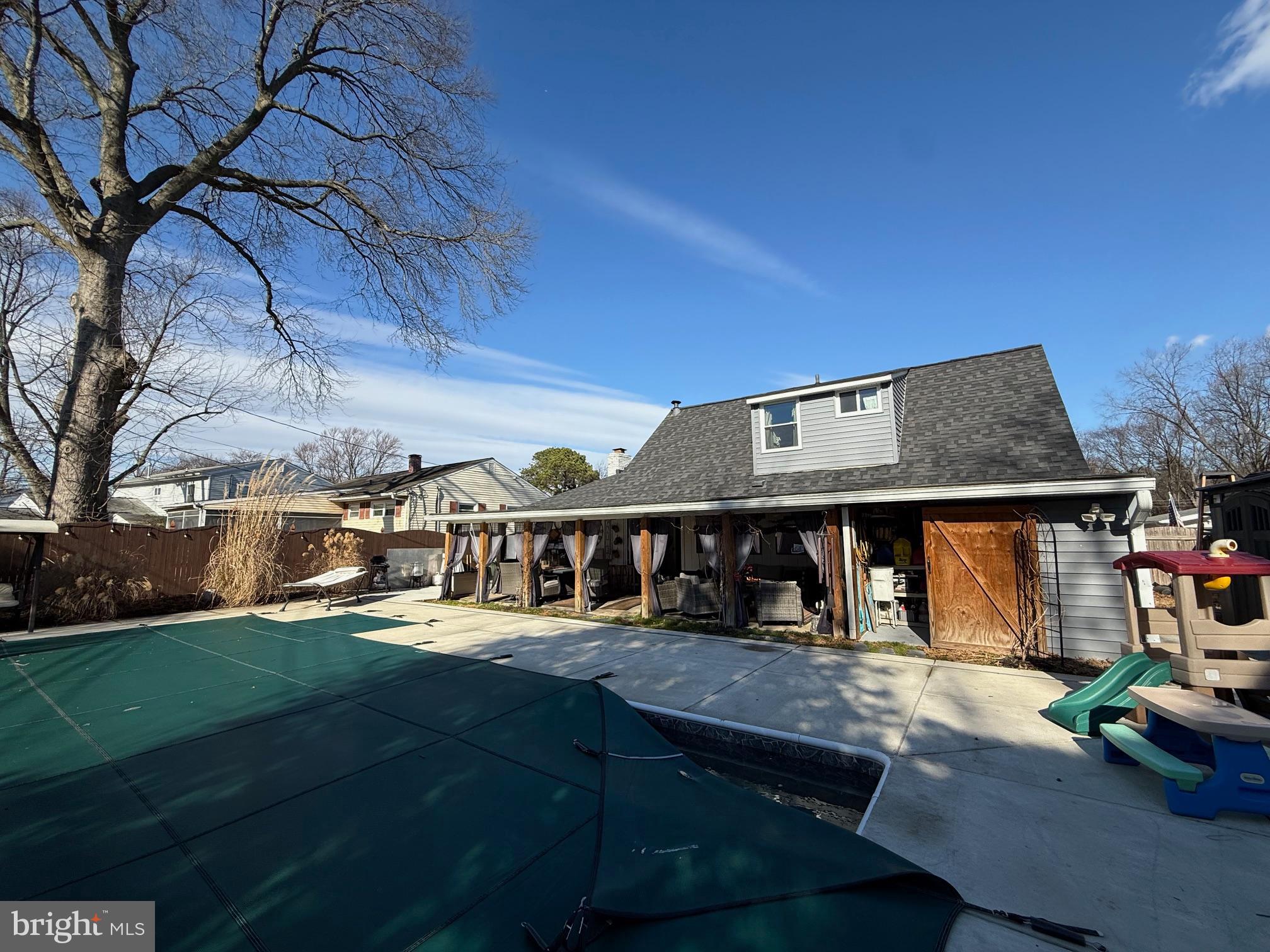 COUNTRY CLUB ESTATES - Residential