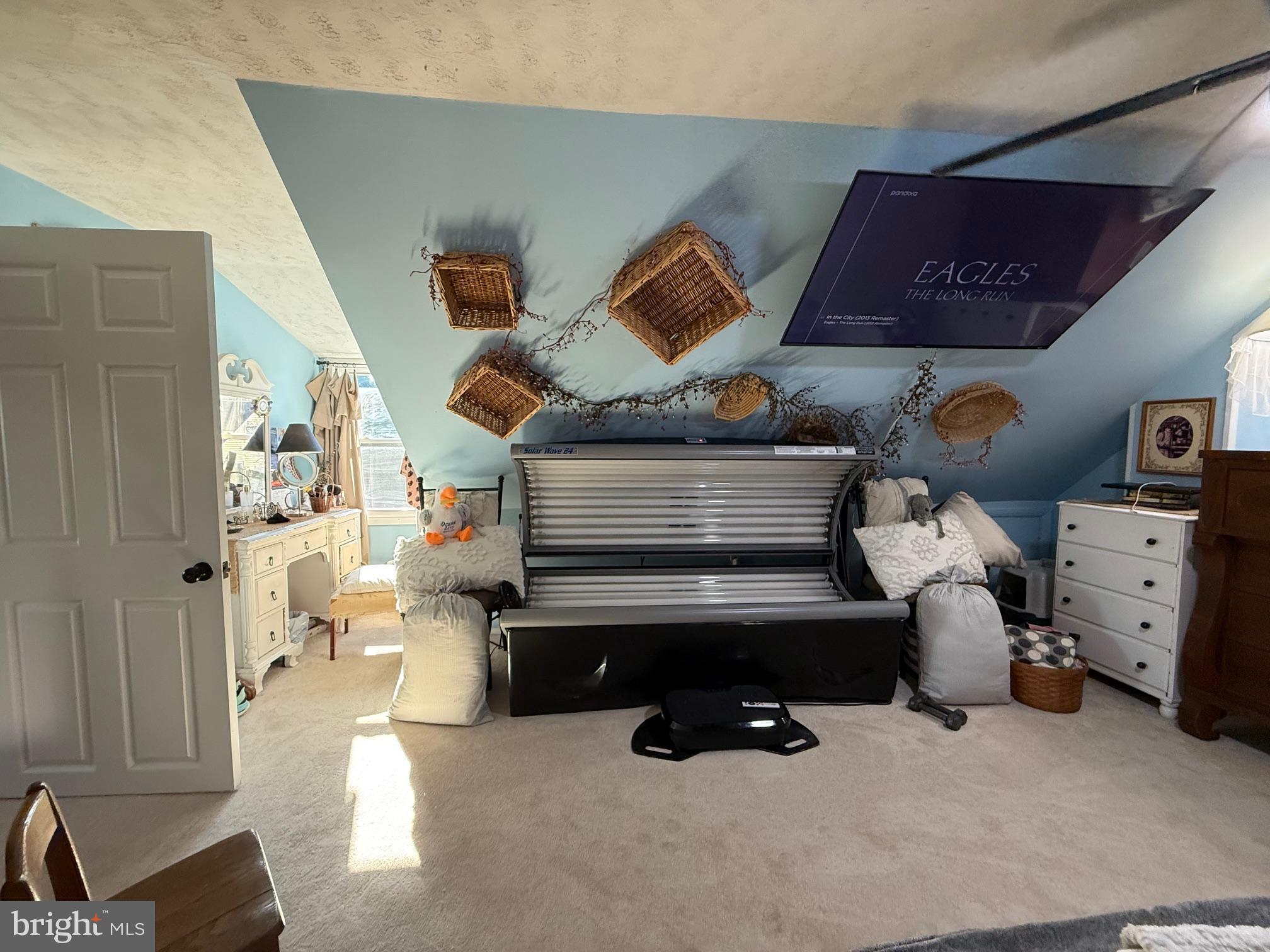 COUNTRY CLUB ESTATES - Residential