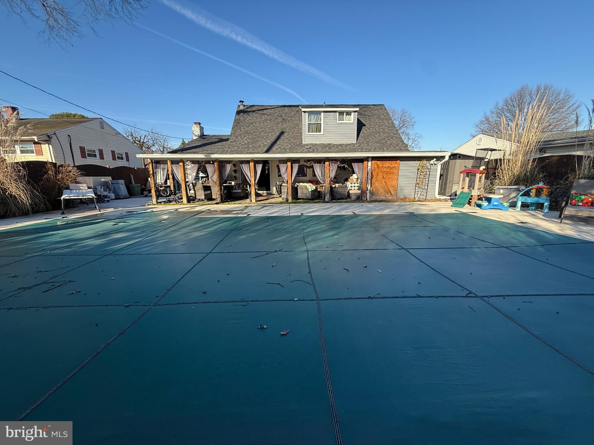 COUNTRY CLUB ESTATES - Residential