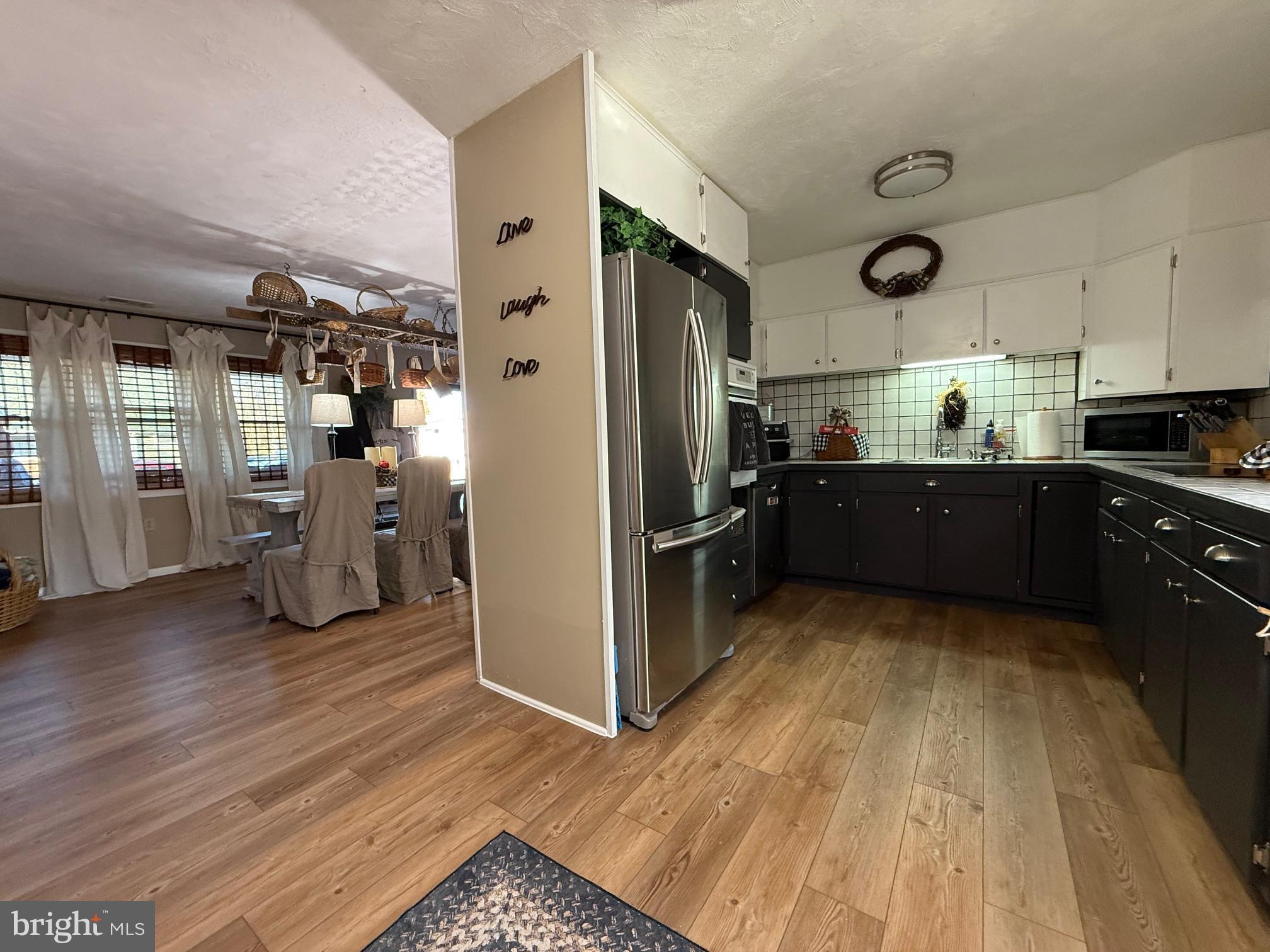 COUNTRY CLUB ESTATES - Residential