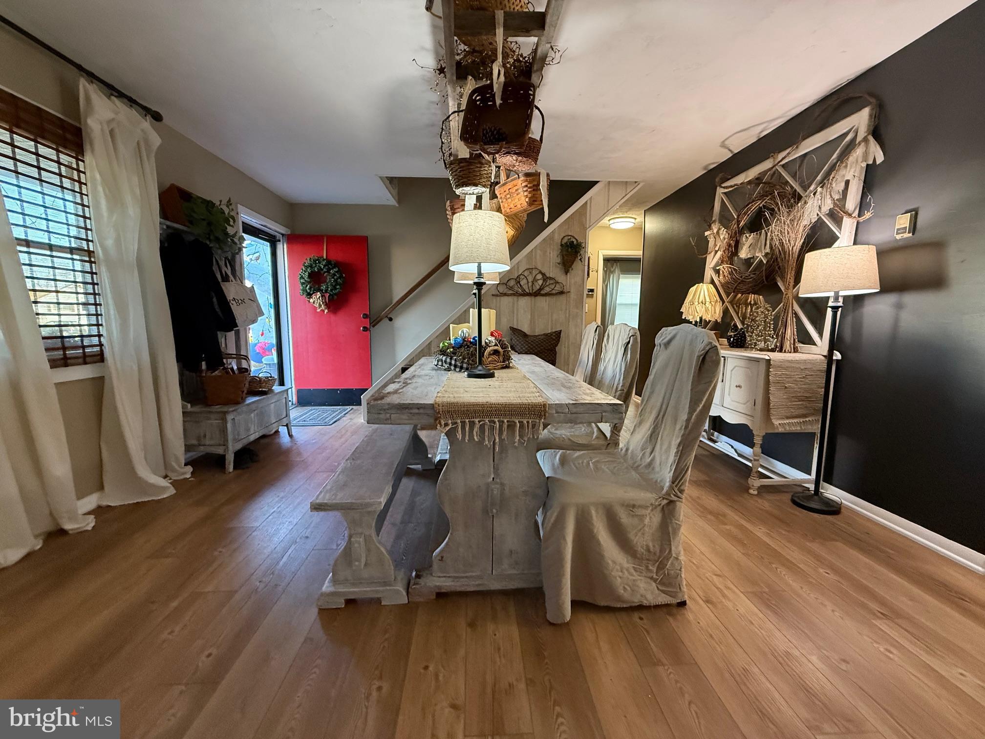 COUNTRY CLUB ESTATES - Residential