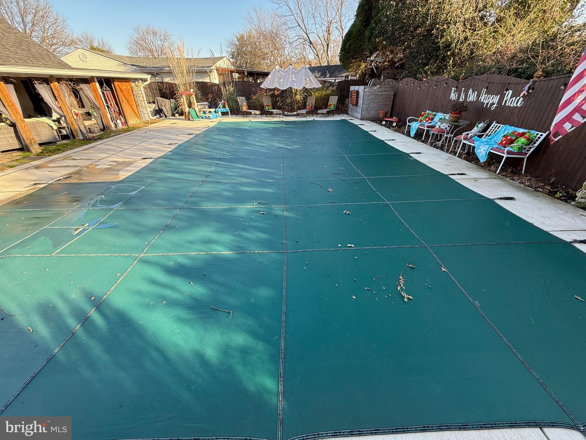 COUNTRY CLUB ESTATES - Residential