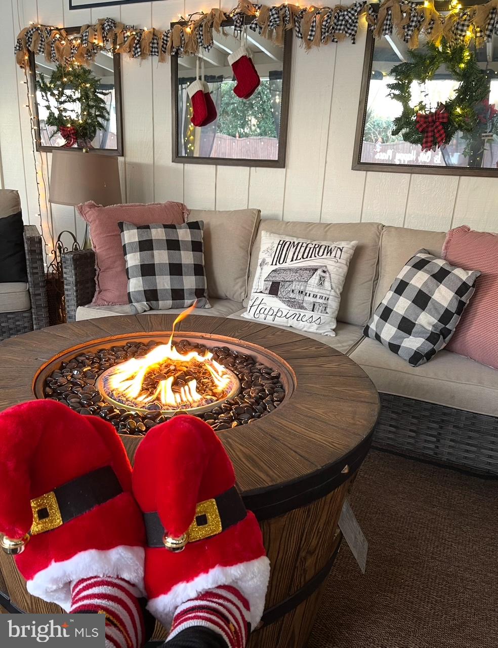 COUNTRY CLUB ESTATES - Residential