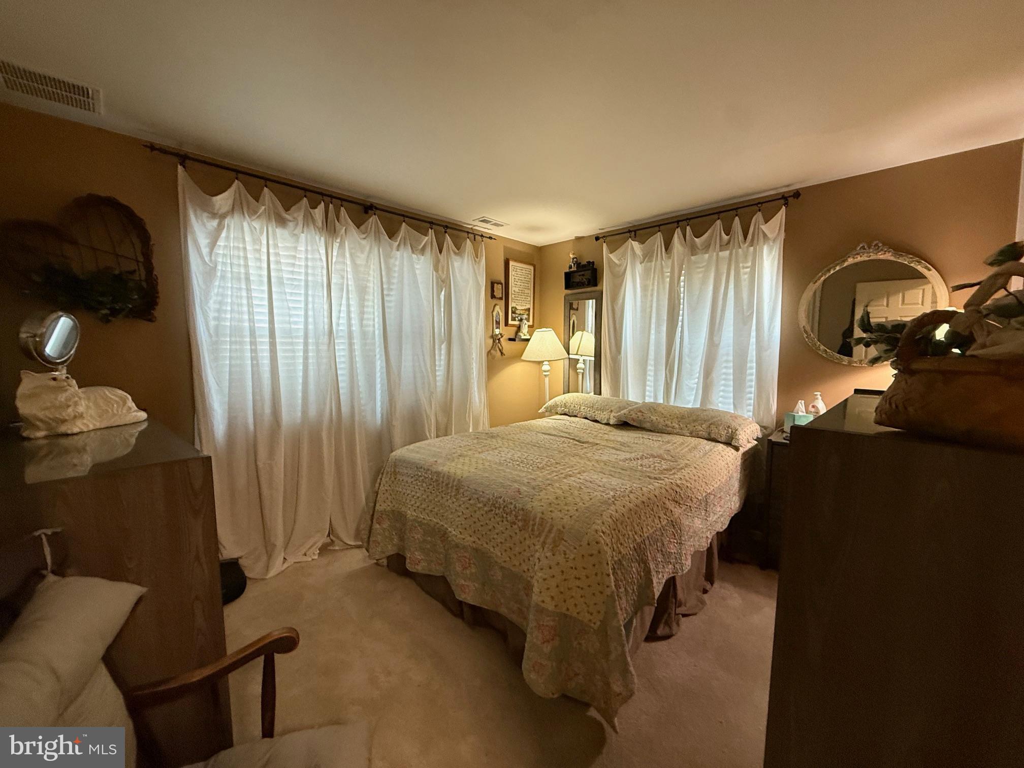 COUNTRY CLUB ESTATES - Residential