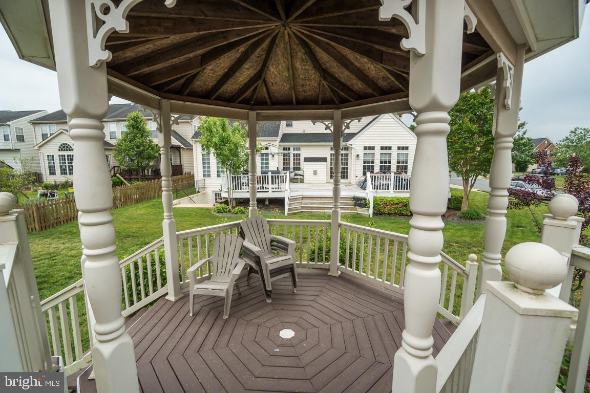 LEE'S PARKE - THE FALLS - Residential