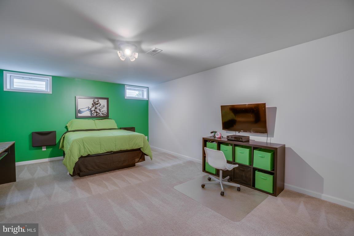 LEE'S PARKE - THE FALLS - Residential